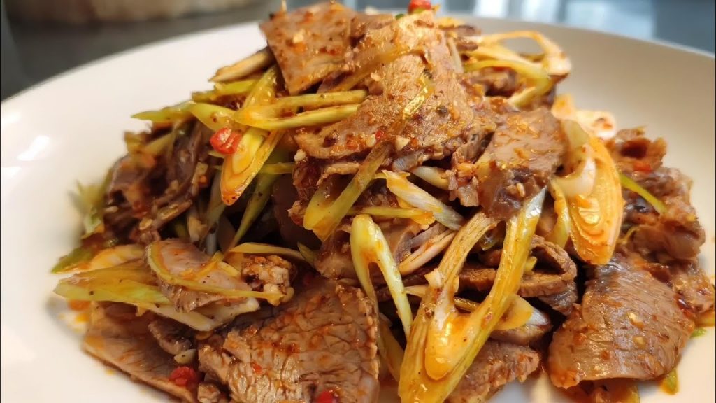 大廚教你這樣做涼拌牛肉,開胃下飯,簡單實在,味道超贊,收藏了【留意美食】#涼拌牛肉 #牛肉 #牛肉食譜