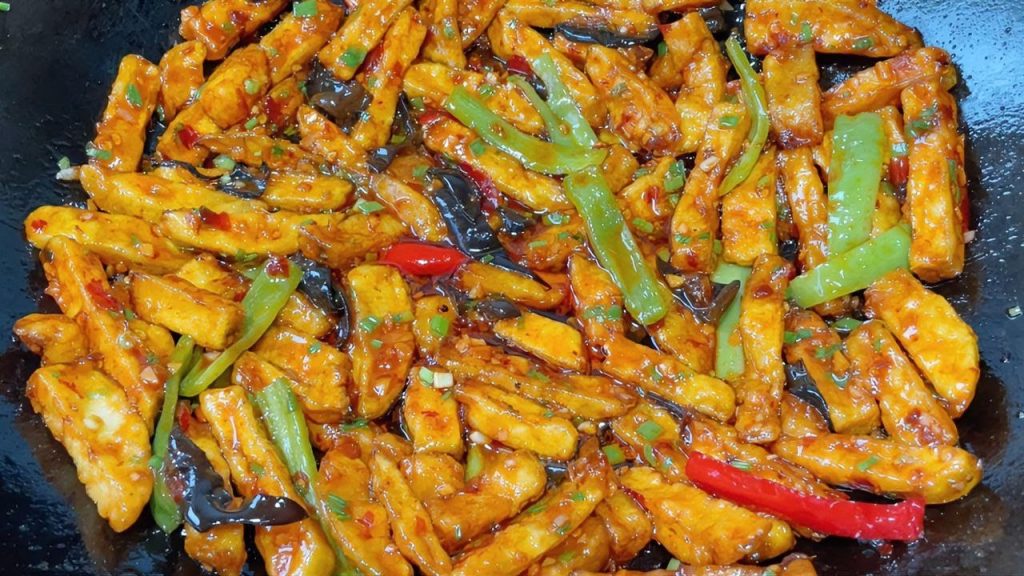 廚師長教你魚香茄子的家常做法,步驟詳細,咸甜酸辣下酒又下飯 【留意美食】#魚香茄子 #茄子 #茄子做法