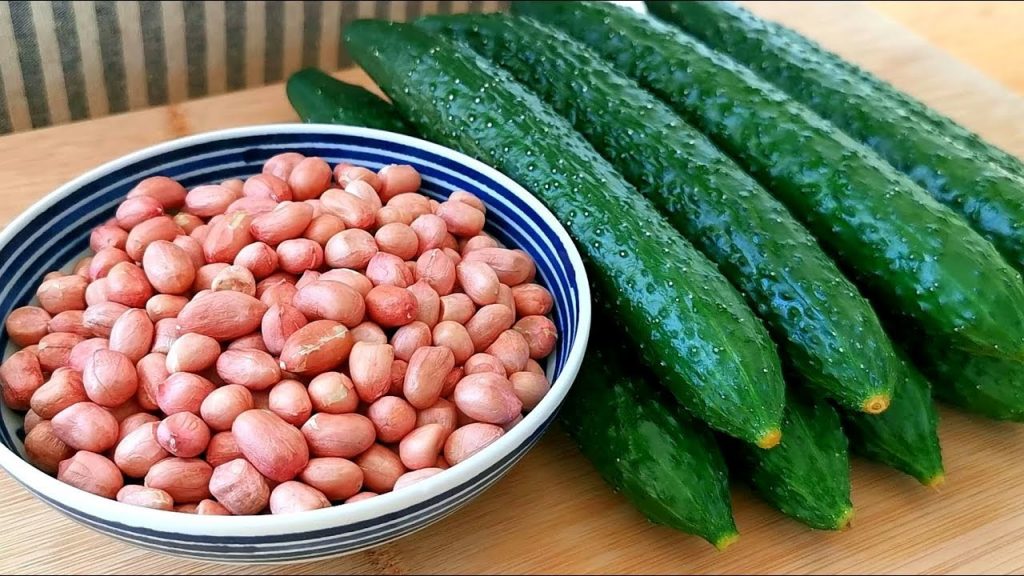 黃瓜別涼拌了,加一碗花生米,不用炒不油炸,一次做10根不夠吃! 【小穎美食】