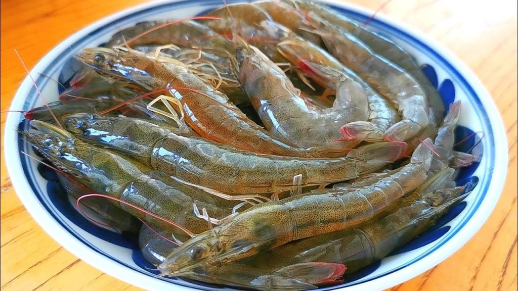 大蝦不要直接炒著吃,加一塊豆腐,出鍋香噴噴,上桌瞬間掃光! 【小穎美食】