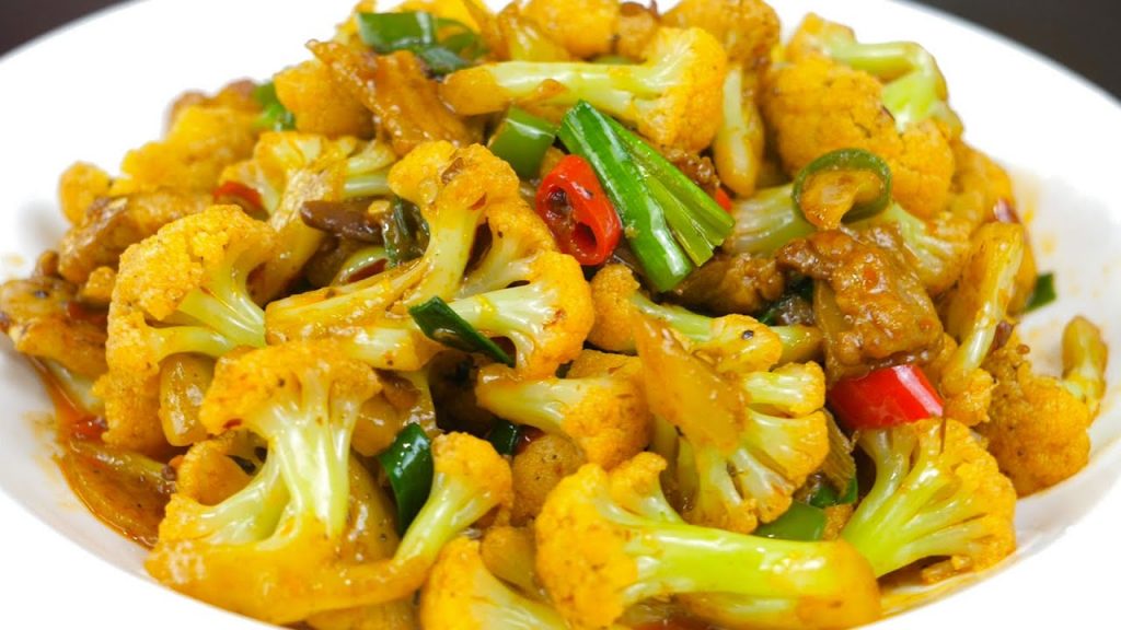 炒花菜有的人焯水,有的人油炸,难怪不好吃,看饭店大厨如何做Stir-fried Cauliflower Recipe