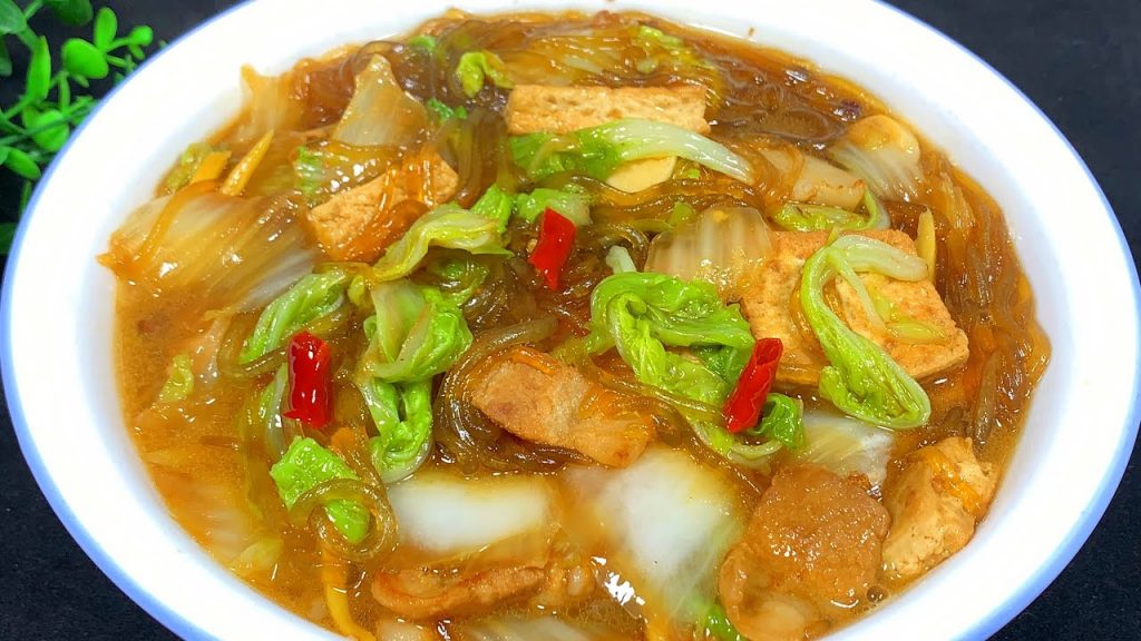 白菜炖豆腐怎么做才好吃?原来诀窍在这里,一次炖一锅,真过瘾【刘姐厨房 Magic Food】#白菜炖豆腐