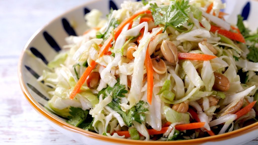 【1mintips】不用名貴蔬菜,家常高麗菜,一樣做出人間美味下飯沙拉!夏天必學,中西兩種消暑高麗菜沙拉,一次學會!