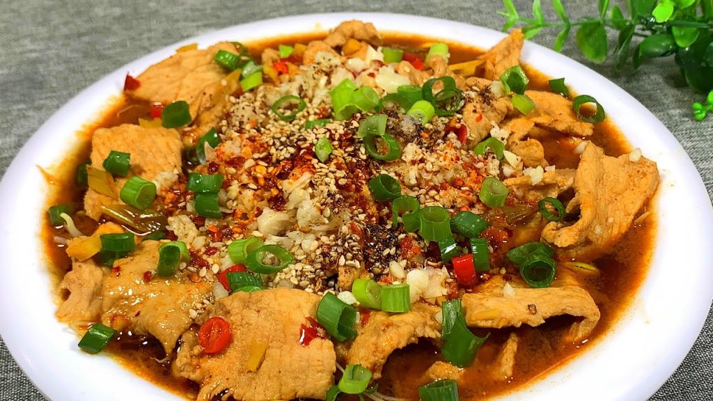 水煮肉片原来这么简单,掌握这个窍门,肉片鲜嫩入味,真是太香了【刘姐厨房 Magic Food】#家常菜 #水煮肉片