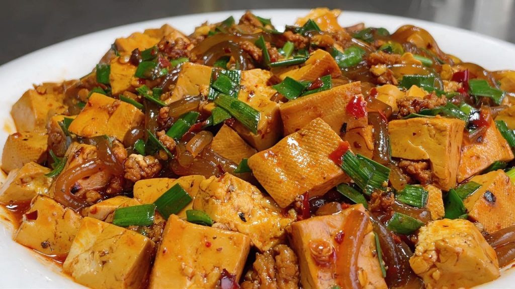 廚師長教你豆腐燒粉條的家常做法,步驟詳細,麻辣鮮香下酒又下飯!【留意美食】#豆腐做法