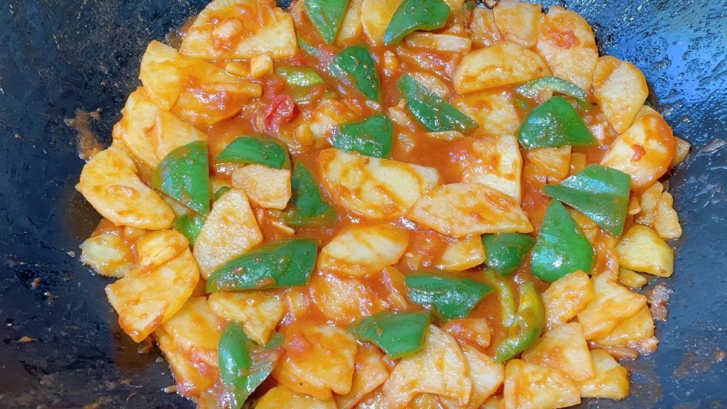 廚師長教西紅柿炒土豆片家常做法,步驟詳細,軟爛鮮香下酒又下飯!【留意美食】#西紅柿做法 #番茄做法