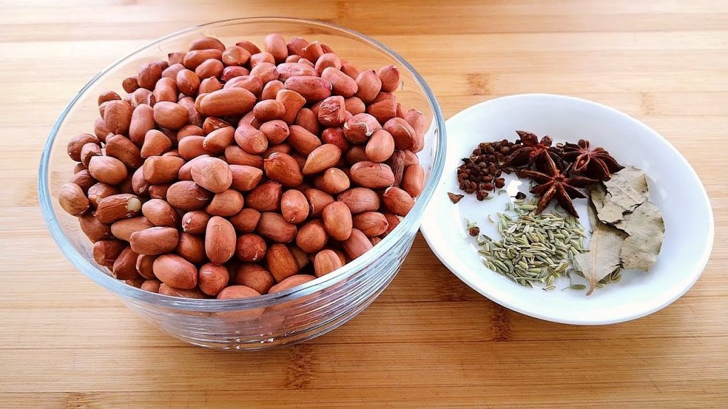 花生米不要油炸了,試試這種新做法,又香又脆,越嚼越香【小穎美食】