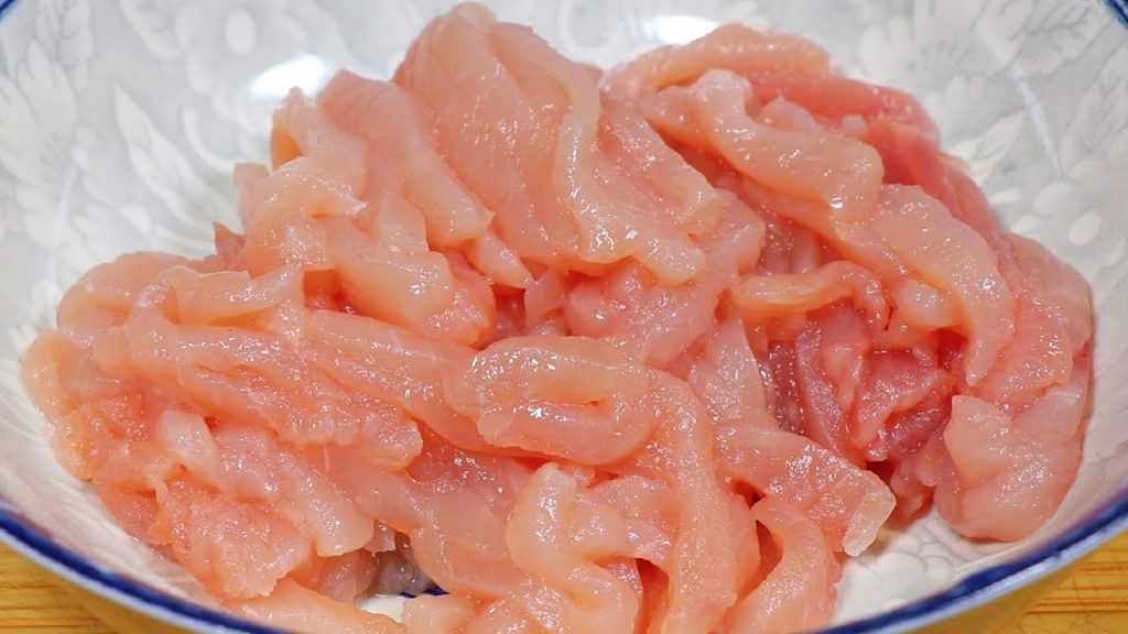 炒瘦肉有人放淀粉,有人放蛋清,都不对,教你一招,肉丝滑嫩不柴【刘姐厨房 Magic Food】#家常菜 #炒肉