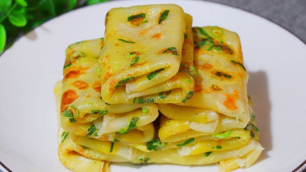 葱花鸡蛋饼,好吃有诀窍,全程手不沾面不揉,葱香浓郁,太香了【刘姐厨房 Magic Food】#面食 #鸡蛋饼 #葱花饼