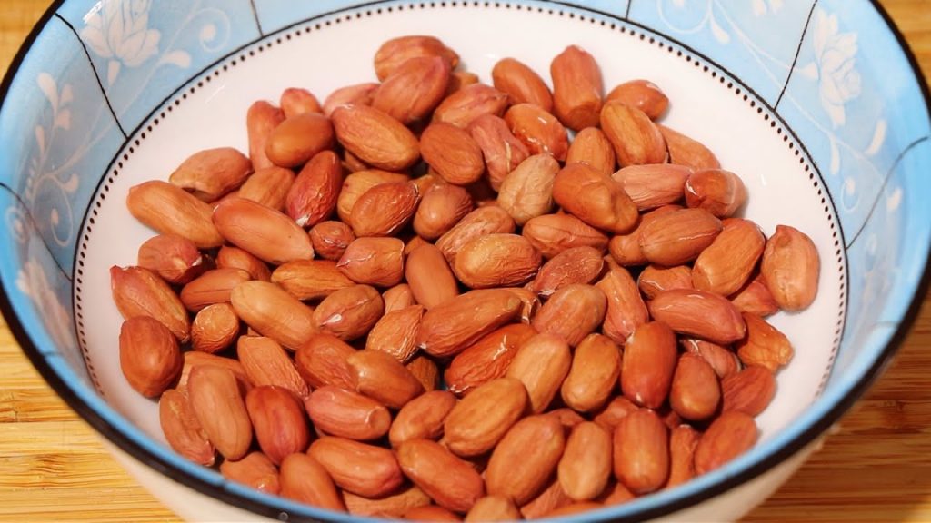 花生米养生吃法,肚子平坦了,腿脚有劲精神足,90岁依然健步如飞【刘姐厨房 Magic Food】#花生 #花生做法 #花生食谱