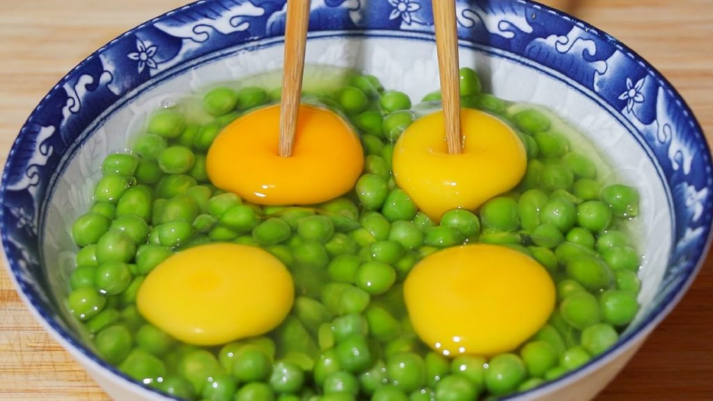 我家豌豆从不炒着吃,加4个鸡蛋,教你创意新做法,营养美味【刘姐厨房 Magic Food】#面食 #豌豆 #饼