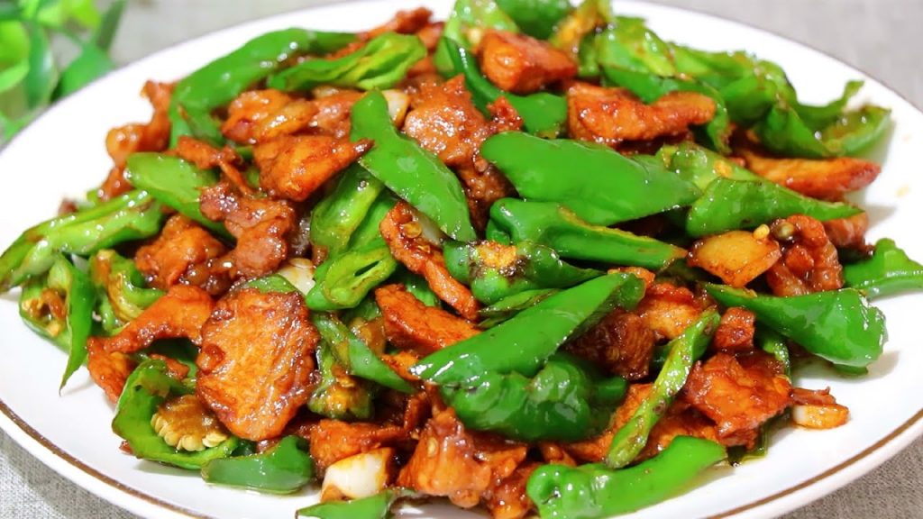 辣椒炒肉到底先炒辣椒还是先炒肉?好多人没搞清楚,看大厨如何做【刘姐厨房 Magic Food】