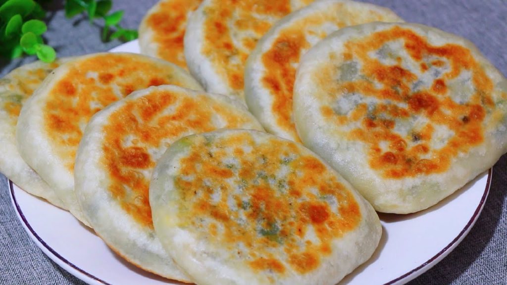 天热记得多吃这蔬菜,做成馅饼太香了,皮薄馅鲜,家人都爱吃【刘姐厨房 Magic Food】