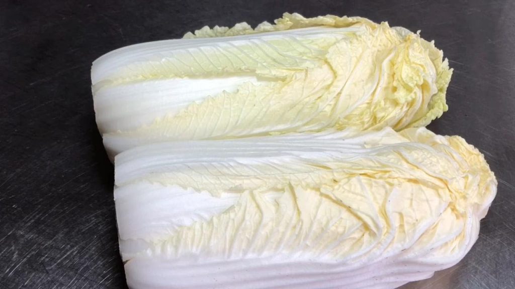 大厨教你白菜的特色做法,不炒不炖,开胃解腻,上桌都抢着吃 【留意美食】#白菜的特色做法 #白菜做法 #白菜