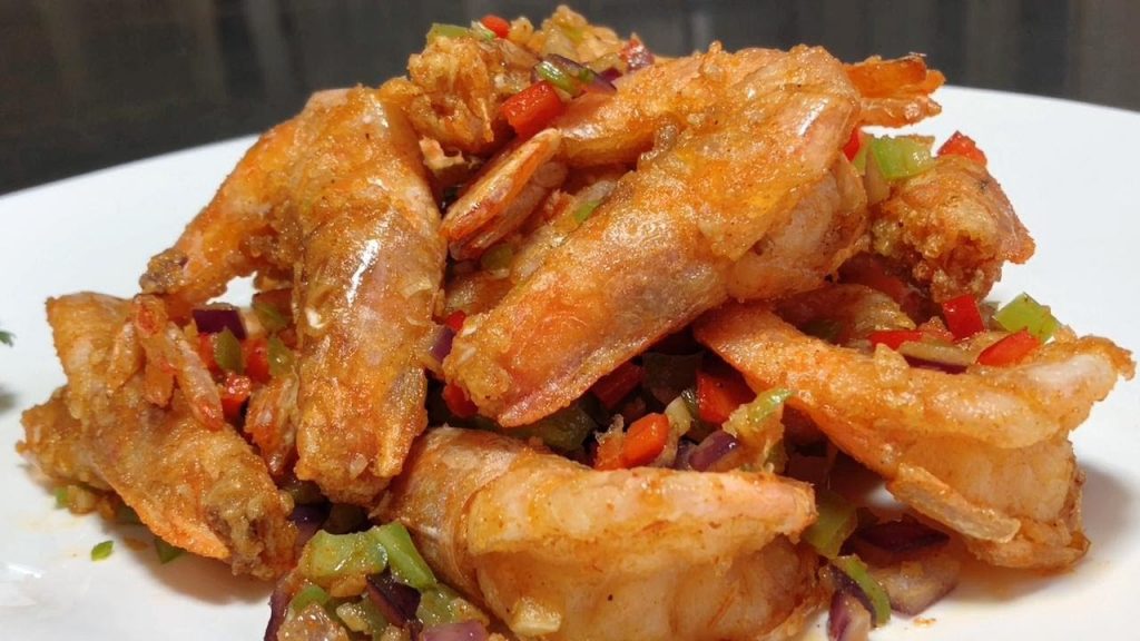 廚師長教你椒鹽蝦的家常做法,步驟詳細,椒香酥脆下酒又下飯 【留意美食】#椒鹽蝦 #蝦