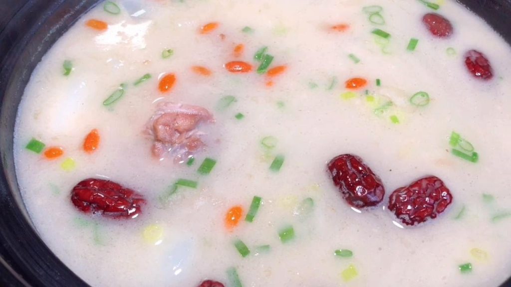 廚師長教你蘿蔔排骨湯的家常做法,步驟詳細,湯汁奶白軟爛鮮香【留意美食】#蘿蔔排骨湯 #蘿蔔料理 #排骨