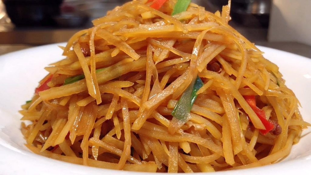 廚師長教你醋溜土豆絲的家常做法,步驟詳細,酸香開胃下酒又下飯【留意美食】#土豆絲 #醋溜土豆絲 #土豆食譜