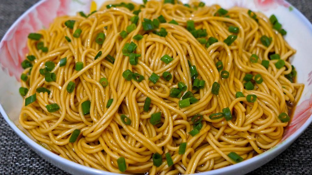 面条这样做,一周吃7次都嫌少,怎么吃都不腻,一次一大盘不够吃Noodle recipe