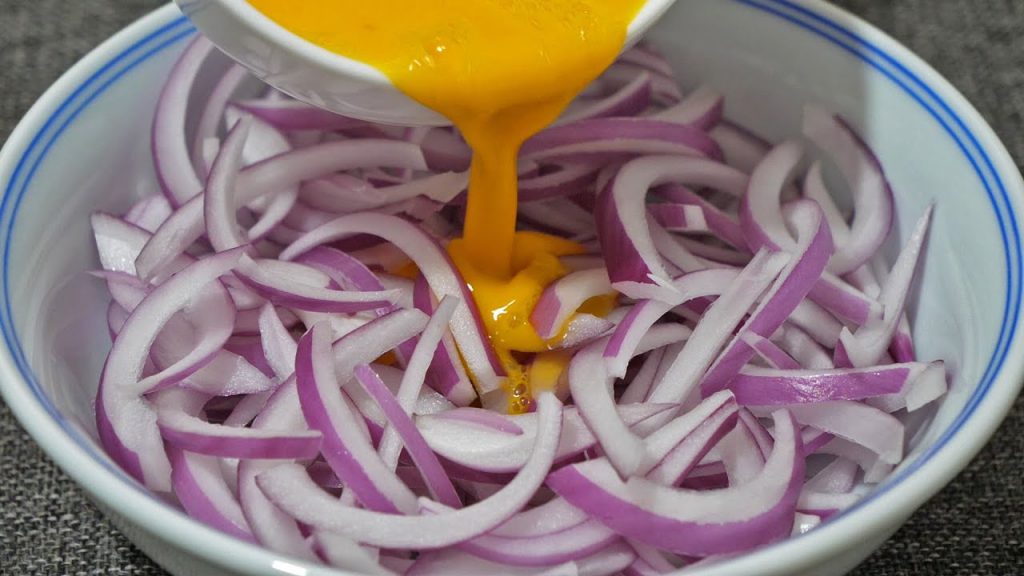 洋葱不要炒着吃了,淋入3个鸡蛋,没想到这么香,天天吃都不腻Onion recipe