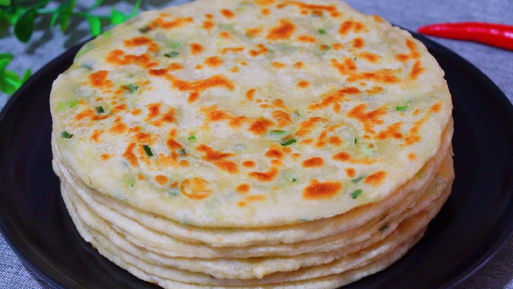 早餐店的葱油饼为啥好吃?为您详解做法秘诀,柔软又多层【刘姐厨房 Magic Food】