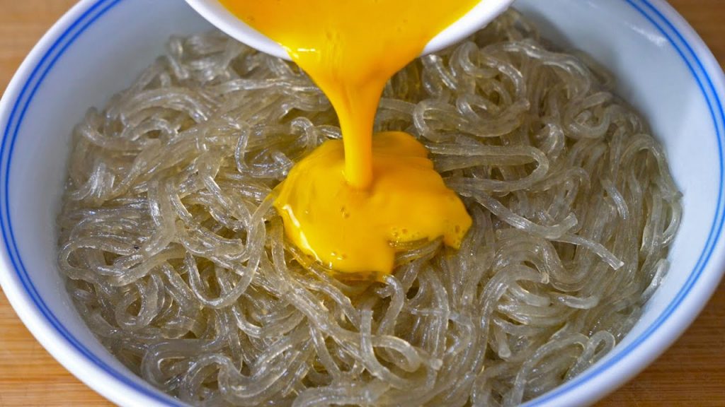 粉条里打2个鸡蛋,没想到这么好吃,我家一周吃5次,上桌就抢光Vermicelli recipe