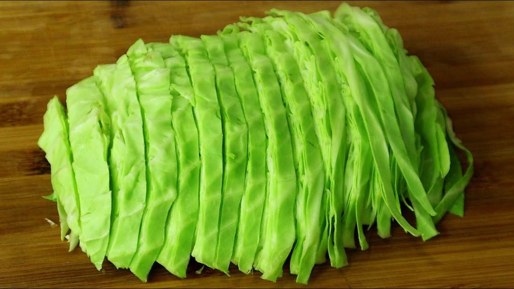 炒包菜,万万不要直接下锅炒,好多人一直炒错了,难怪出锅不好吃Fried cabbage