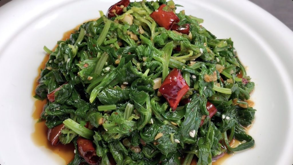 原來芹菜葉還可以這樣做!大廚教你技巧,爽口開胃上桌就搶光!