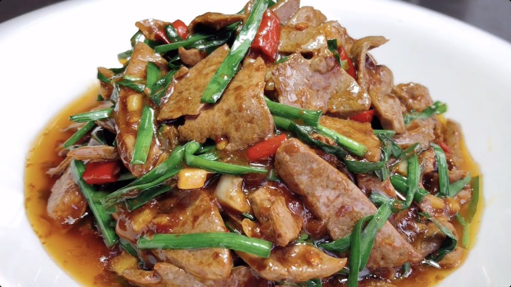 四川飯店廚師長教你“口味豬肝”的最正宗的做法,香辣入味,好吃不膩!喜歡吃豬肝的絕對不要錯過了!【留意美食】