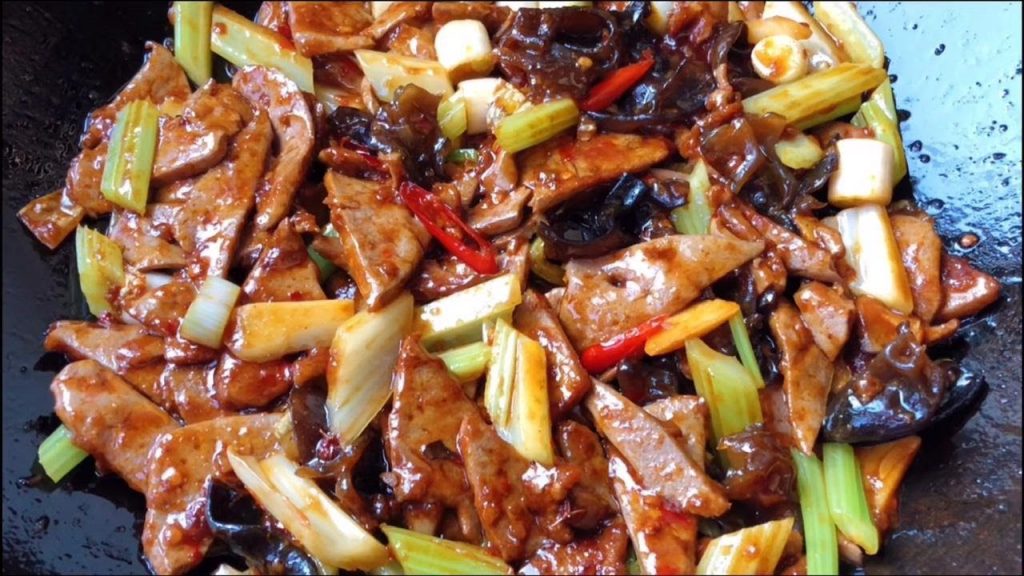 大廚教你經典川菜酸辣豬肝的做法,講解詳細,酸辣開胃滑嫩不腥 【留意美食】#chinesefoodrecipes #川菜 #酸辣豬肝