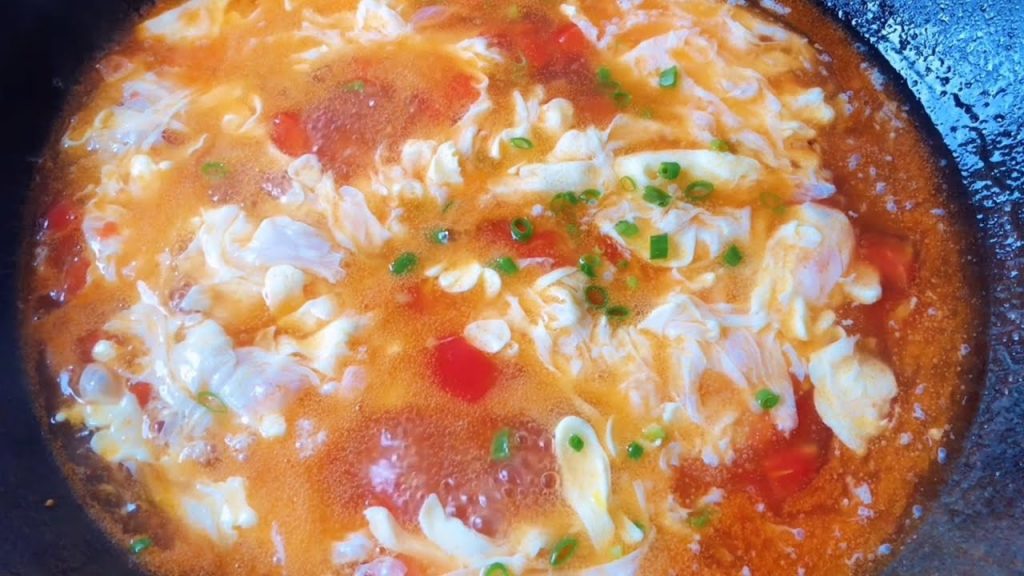 大廚教你西紅柿雞蛋湯的做法,講解詳細,湯鮮味美老少皆宜【留意美食】#西紅柿雞蛋湯 #西紅柿料理 #雞蛋料理