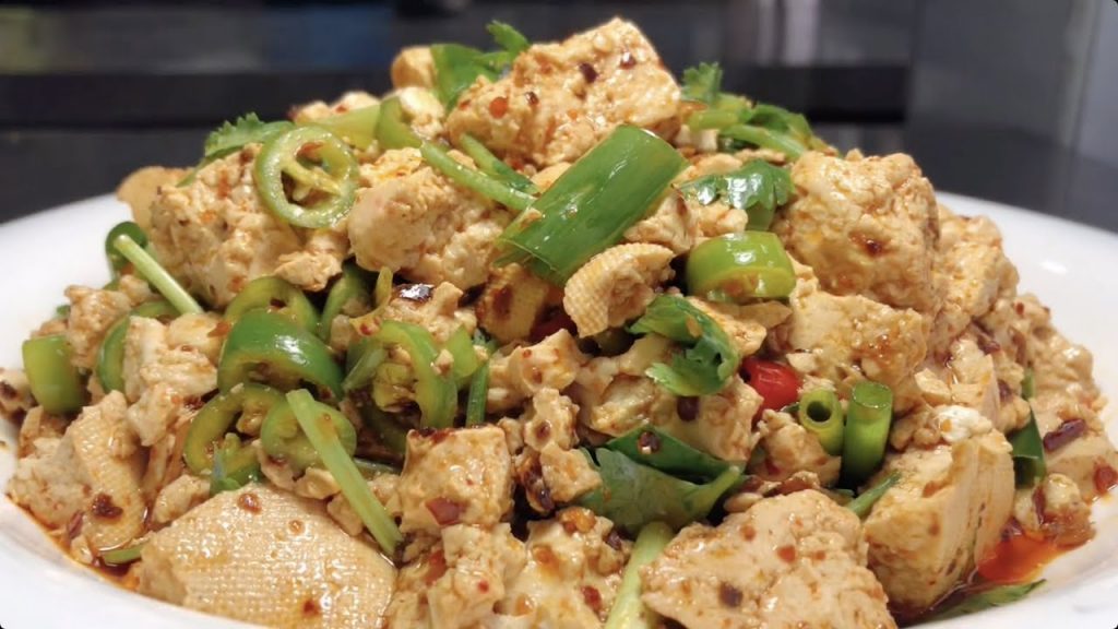 廚師長教你涼拌豆腐的新做法,步驟詳細,鮮香微辣,簡單又下飯!