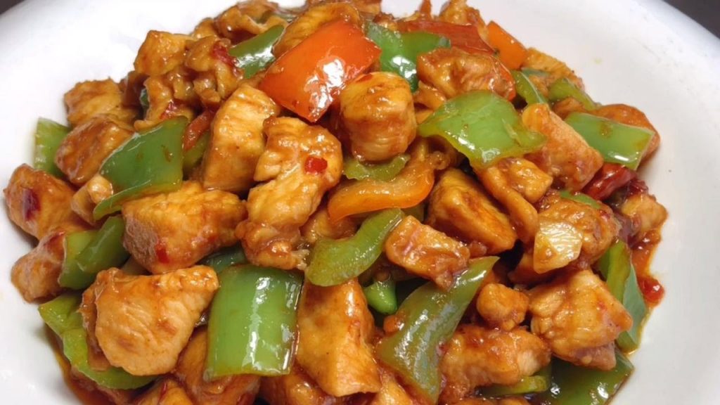 廚師長教你辣子雞丁的家常做法,步驟詳細,滑嫩入味下酒又下飯【留意美食】#辣子雞丁 #雞丁