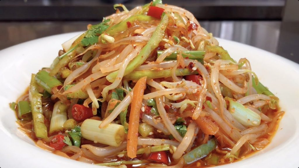 涼拌綠豆芽 | 夏天必吃的小涼菜!簡單易做,低卡營養又減脂!飯店大廚保證你看完後馬上就學會! 【留意美食】