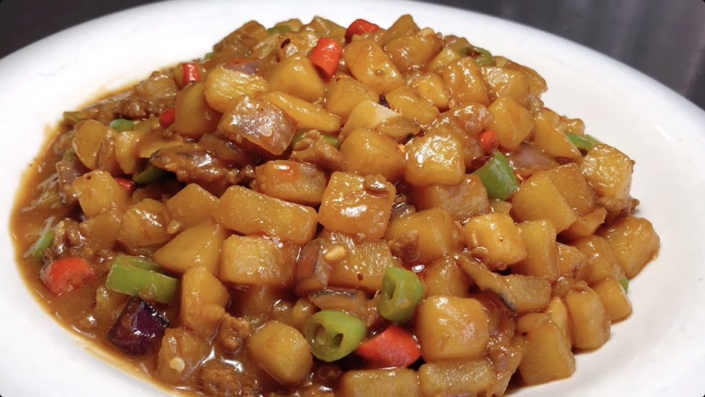 特別費飯的肉沫土豆丁,軟糯入味,每次三碗米飯都不夠吃,太香了【留意美食】