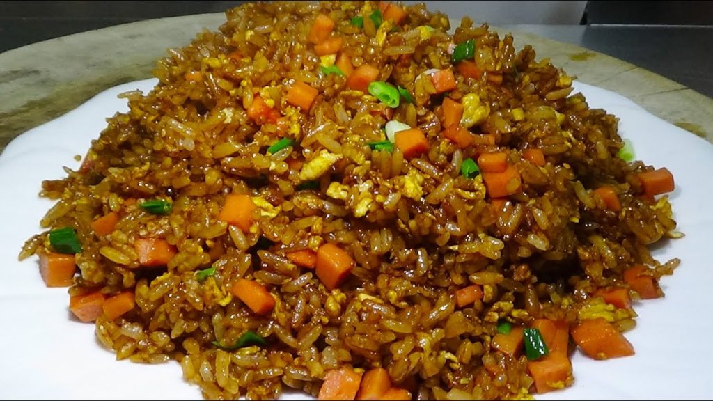 蛋炒饭怎么炒最好吃?酒店大厨教你正确做法,香气四溢,给肉不换Egg Fried Rice