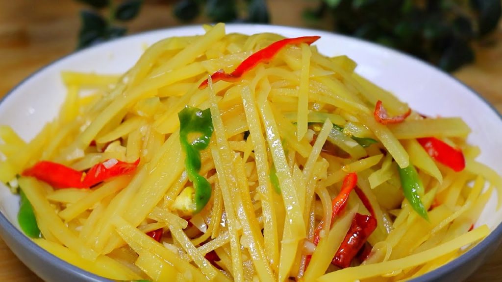 夏天饭桌上最抢手的土豆做法:炝拌土豆丝,清脆爽口,简单又美味【小诺厨房 VS刘姐厨房 Magic Food】