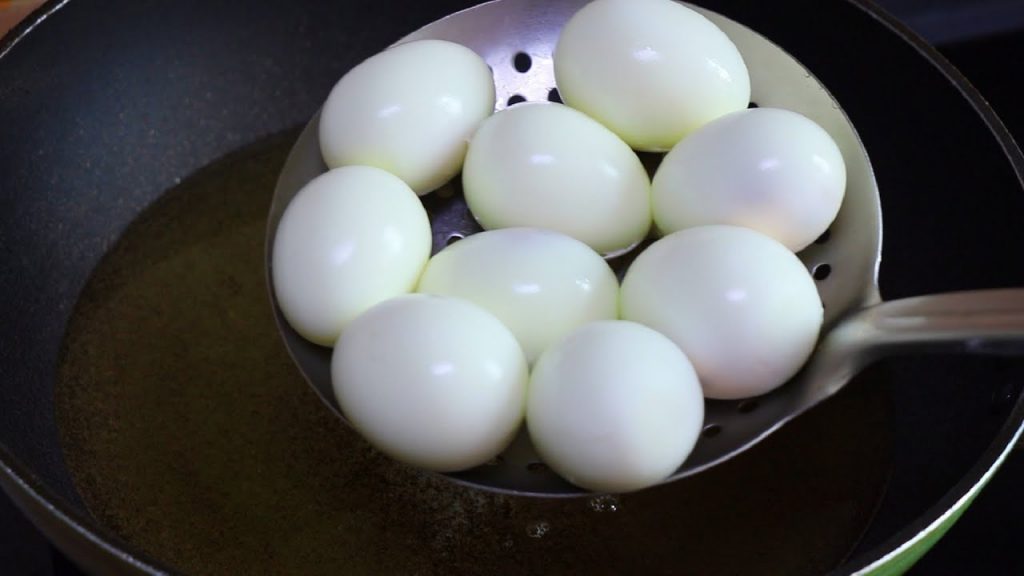 将鸡蛋倒入滚烫的油锅中,瞬间变美食,这种做法还是第一次,真香【小诺厨房 VS刘姐厨房 Magic Food】