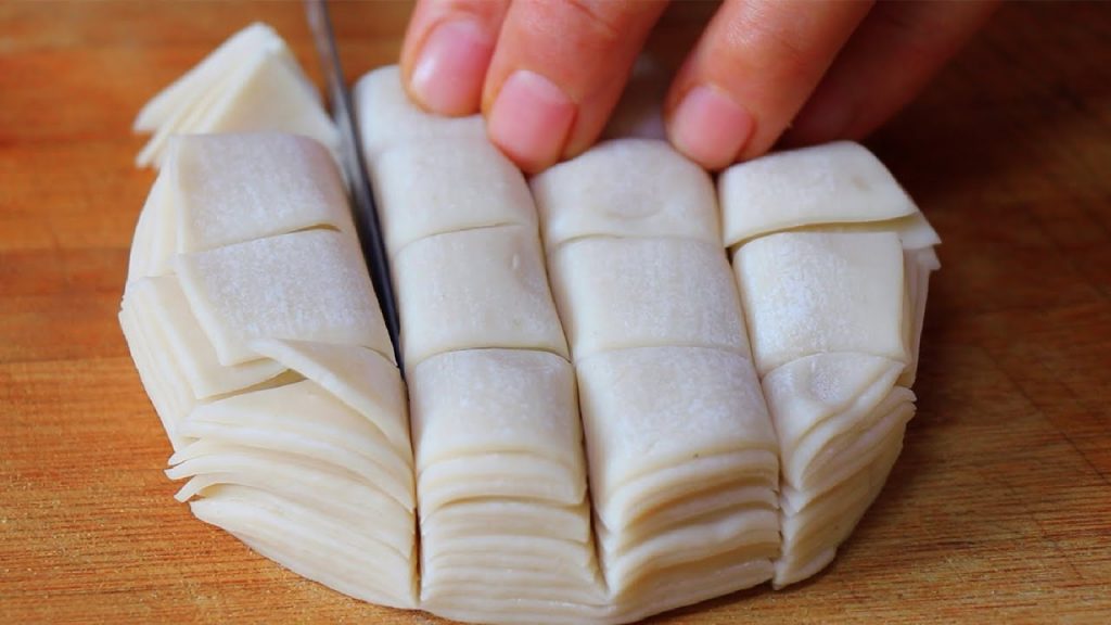 早餐不吃油条了,买3元钱饺子皮简单一做,5分钟解决全家人早餐【小诺厨房 VS刘姐厨房 Magic Food】