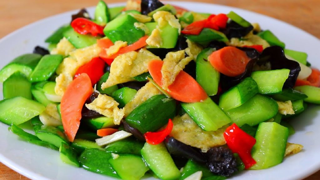 黄瓜炒鸡蛋的家常做法,颜色翠绿不出水,讲解详细通俗易懂【小诺厨房 VS刘姐厨房 Magic Food】