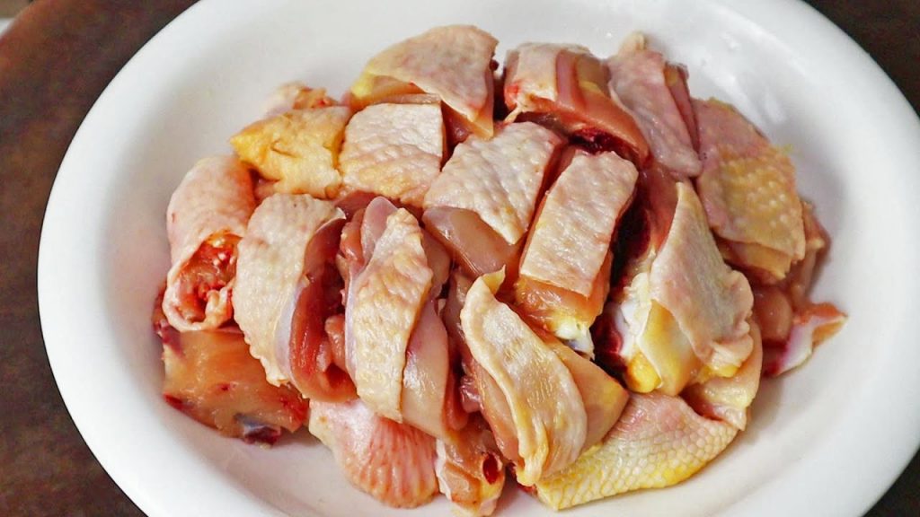 饭店大厨教你大盘鸡正确做法,鸡肉鲜嫩,色香味俱全,真解馋Large plate chicken