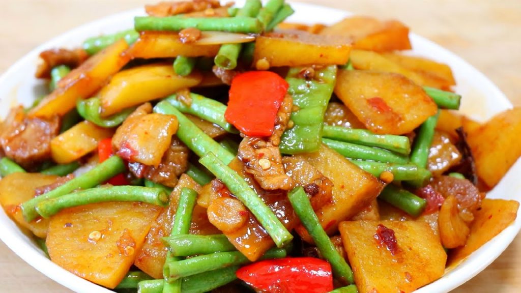 土豆炖豆角这样做真好吃!豆角脆嫩,土豆软糯入味,味道正宗【小诺厨房 VS刘姐厨房 Magic Food】