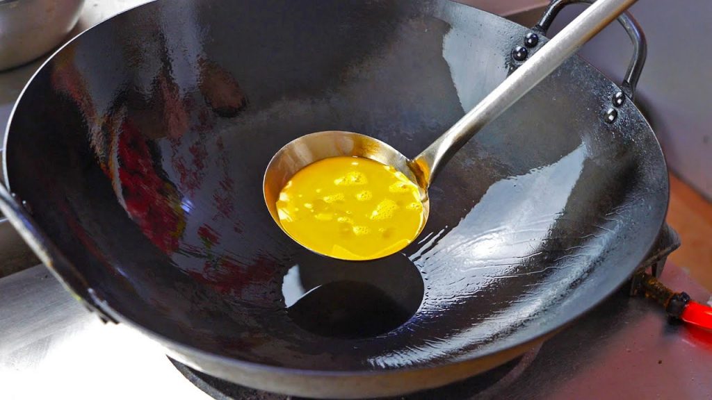 看看酒店大厨怎么做西红柿炒鸡蛋的,这烹饪技术太棒了,收藏了 eggs with tomatoes