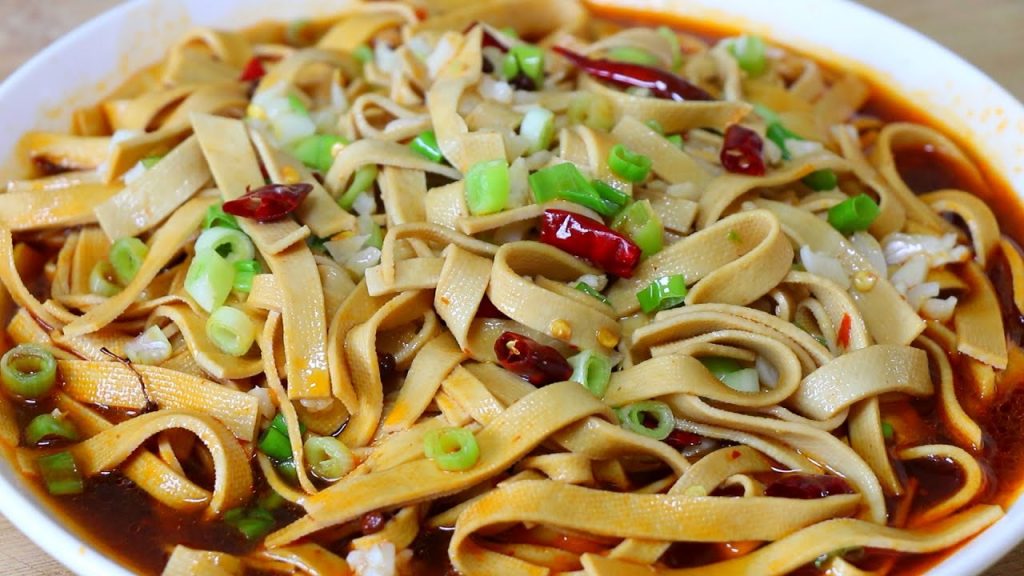 豆皮这样做百吃不厌,不放肉一样香,3块钱能做一大盘,越吃越香【小诺厨房 VS刘姐厨房 Magic Food】