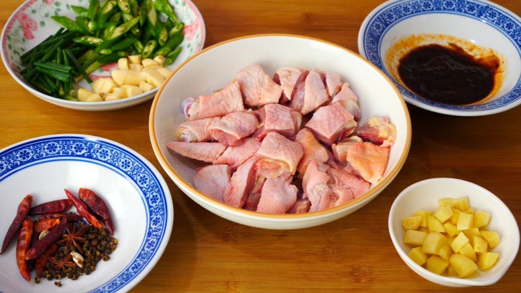 大厨教你做特色生炒鸡,一天卖几十只,香味浓郁,做法配方告诉你Braised Chicken