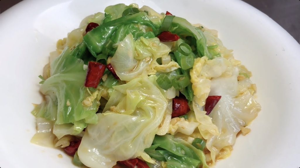 圓白菜別總是炒著吃了,大廚教你這樣做,開胃解膩下酒又下飯