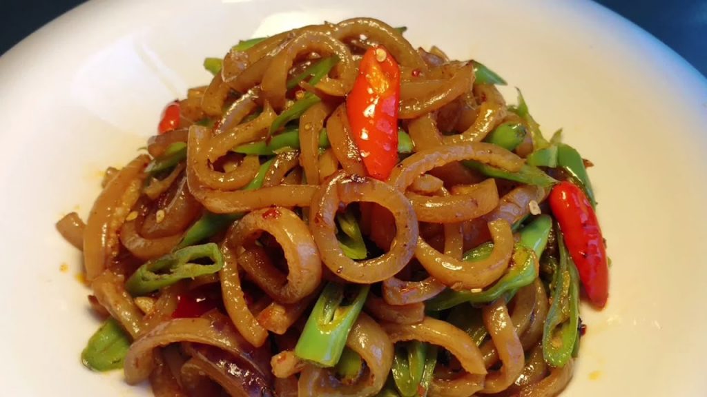 大廚教你【炒豬皮】的做法,講解詳細,香辣好吃,下酒又下飯!