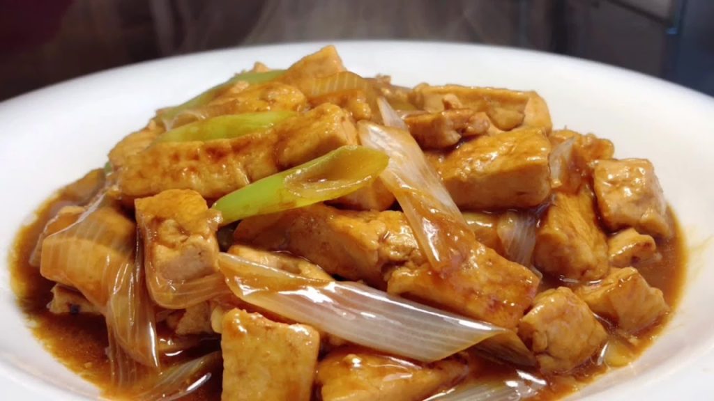 大廚教你【蔥燒豆腐】的做法,蔥香濃郁,鮮嫩入味,連老爸也吃了10碗飯