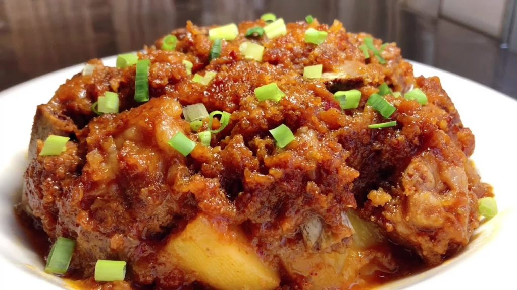 大廚教你年夜飯【粉蒸排骨】🐖的做法,香氣四溢!香味連隔壁村都能聞到!