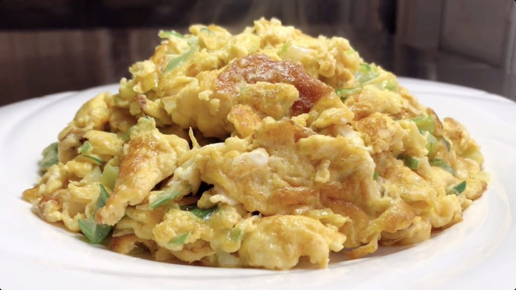 廚師長教你年夜飯【大蔥炒雞蛋】做法,步驟詳細,軟嫩蓬松