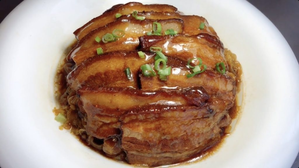 廚師長教你年夜飯【酸菜扣肉】的做法,軟糯噴香,吃了十碗米飯